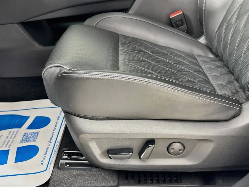Used 2024 Gray Nissan Platinum image 23