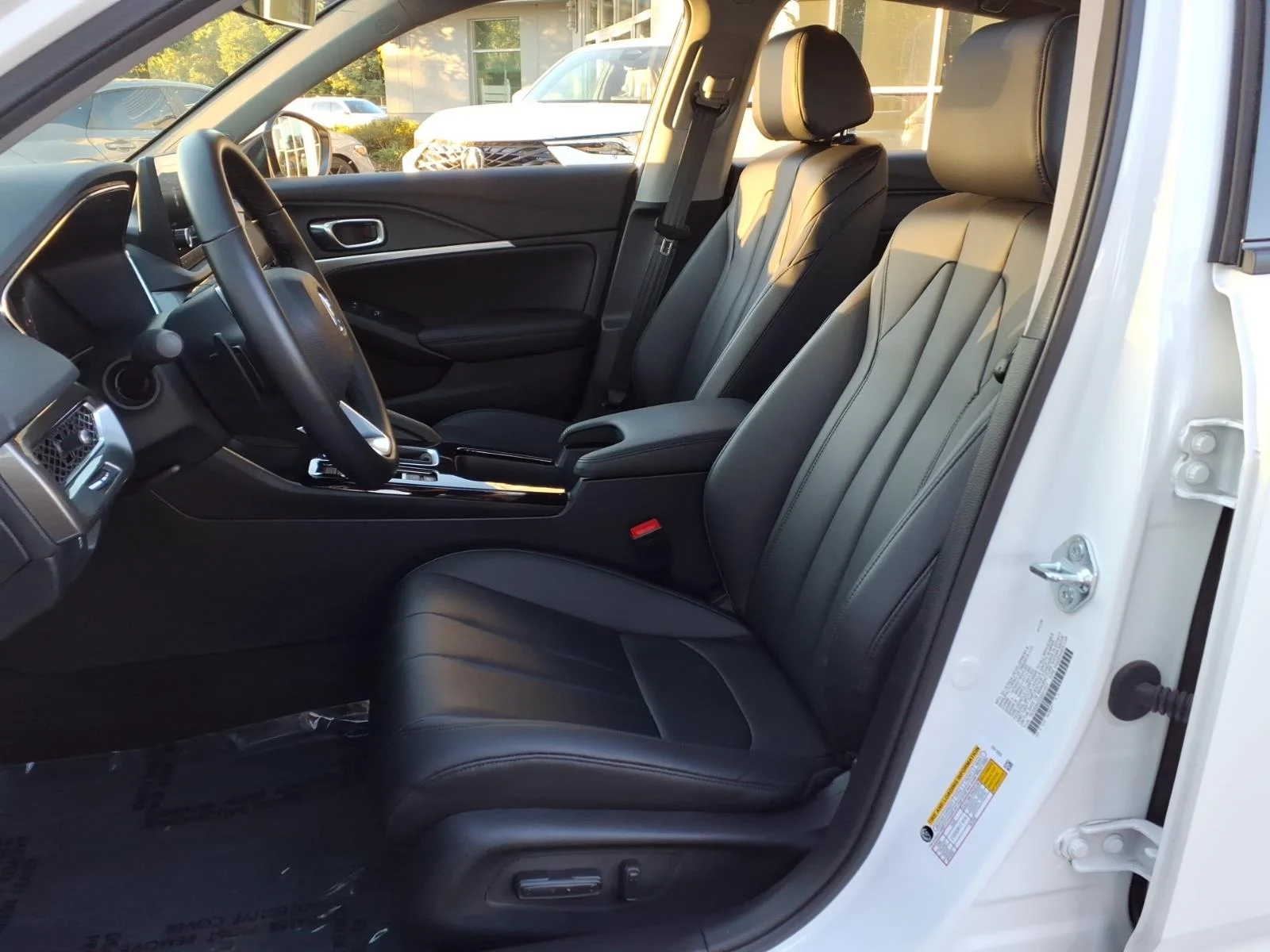 Used 2025 Platinum White Pearl Acura INTEGRA image 15