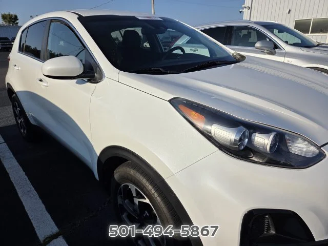 Used 2022 White Kia LX image 9