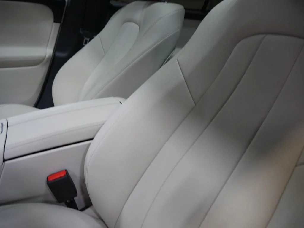 New 2026 Polar White Mercedes-Benz GLB 250 image 21