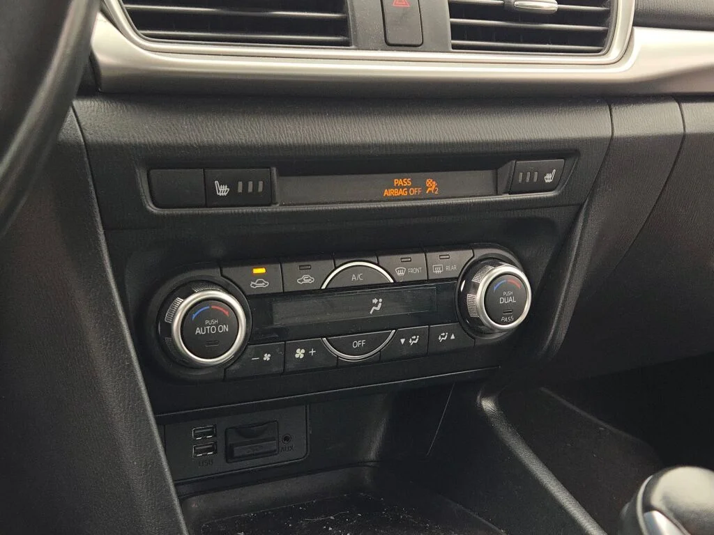 2018 Mazda Mazda3 Touring - Photo 24