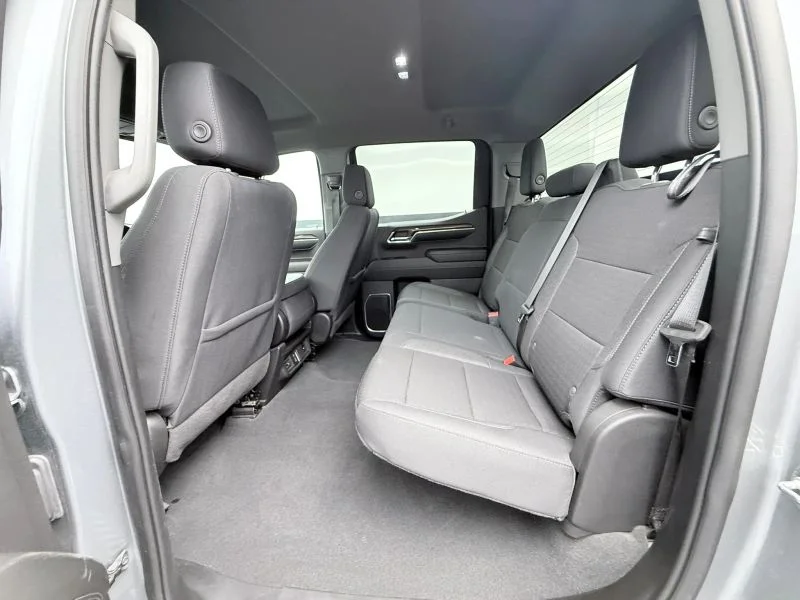 Used 2024  Chevrolet LT Pickup 4D 5 3/4 ft image 28