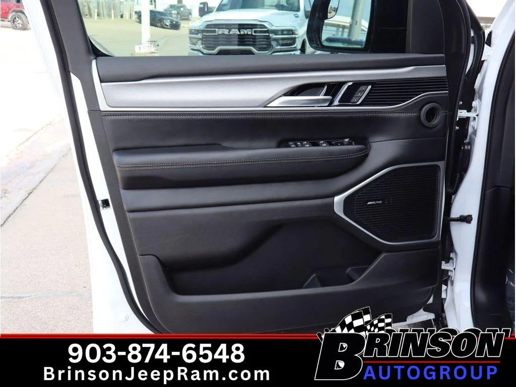 New 2026 Bright White Clearcoat Jeep Base image 10