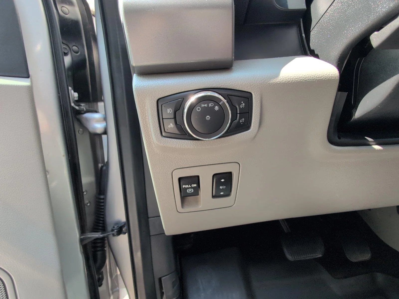 Used 2020 Iconic Silver Ford XLT image 31