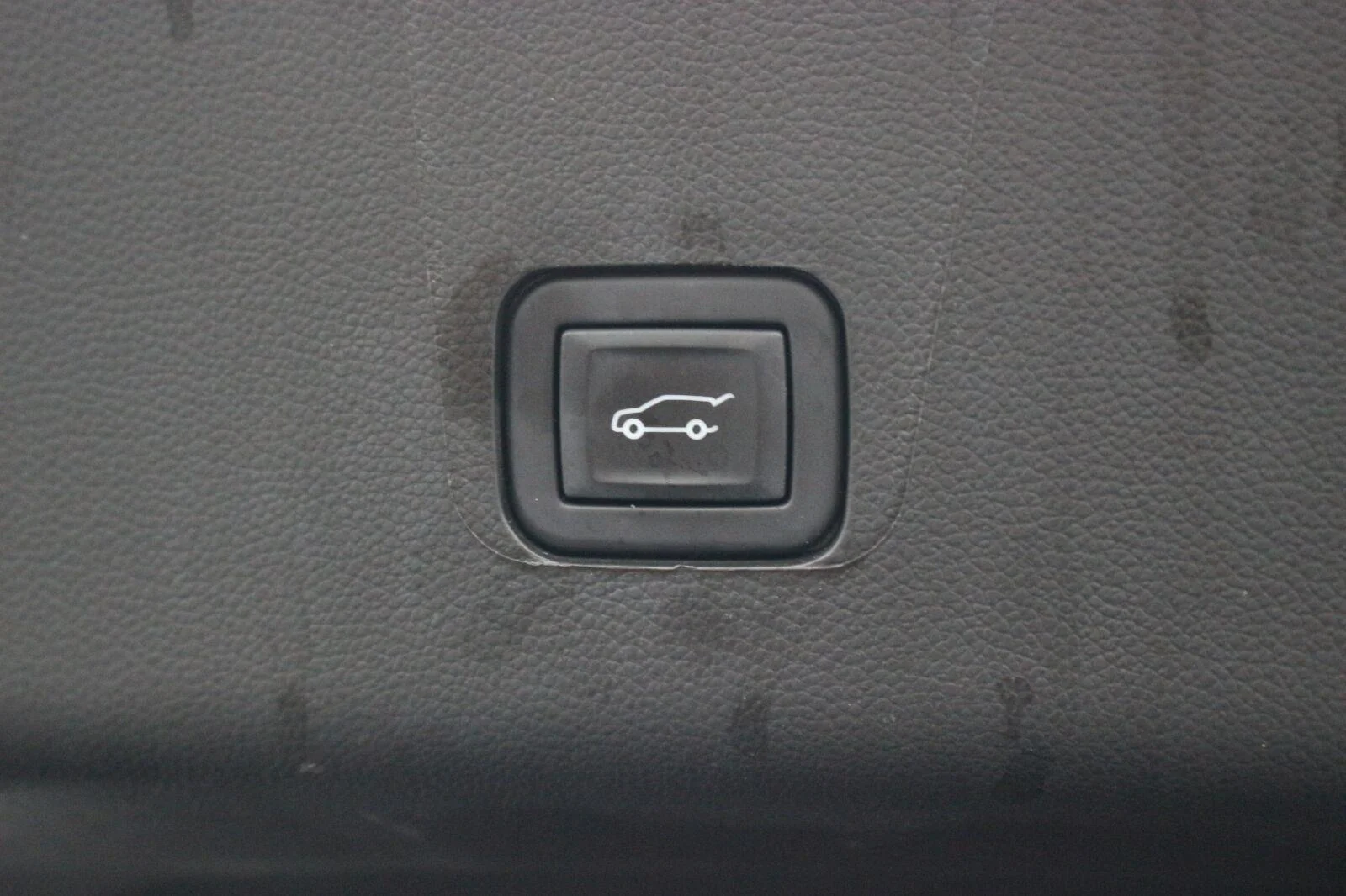 Used 2023 Mosaic Black Metallic Chevrolet LT Cloth image 12
