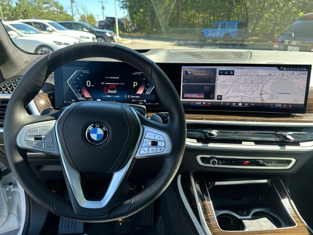 Used 2026 Mineral White Metallic BMW xDrive40i image 14