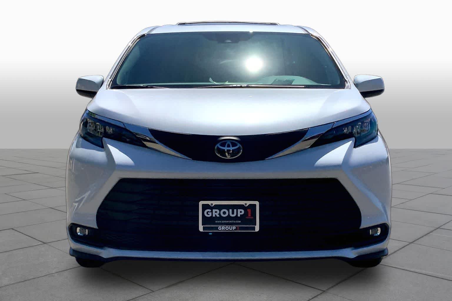 New 2026 Wind Chill Pearl Toyota XLE image 3