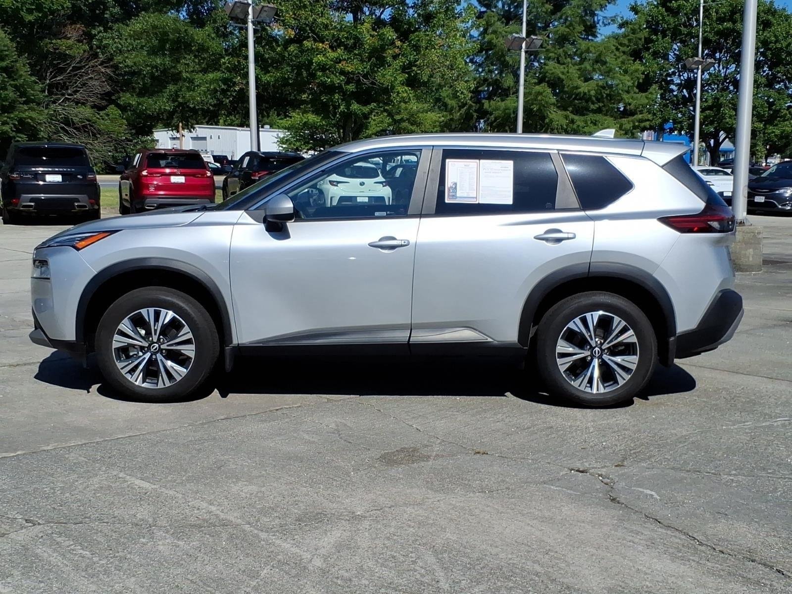 Used 2023 Brilliant Silver Metallic Nissan SV image 3