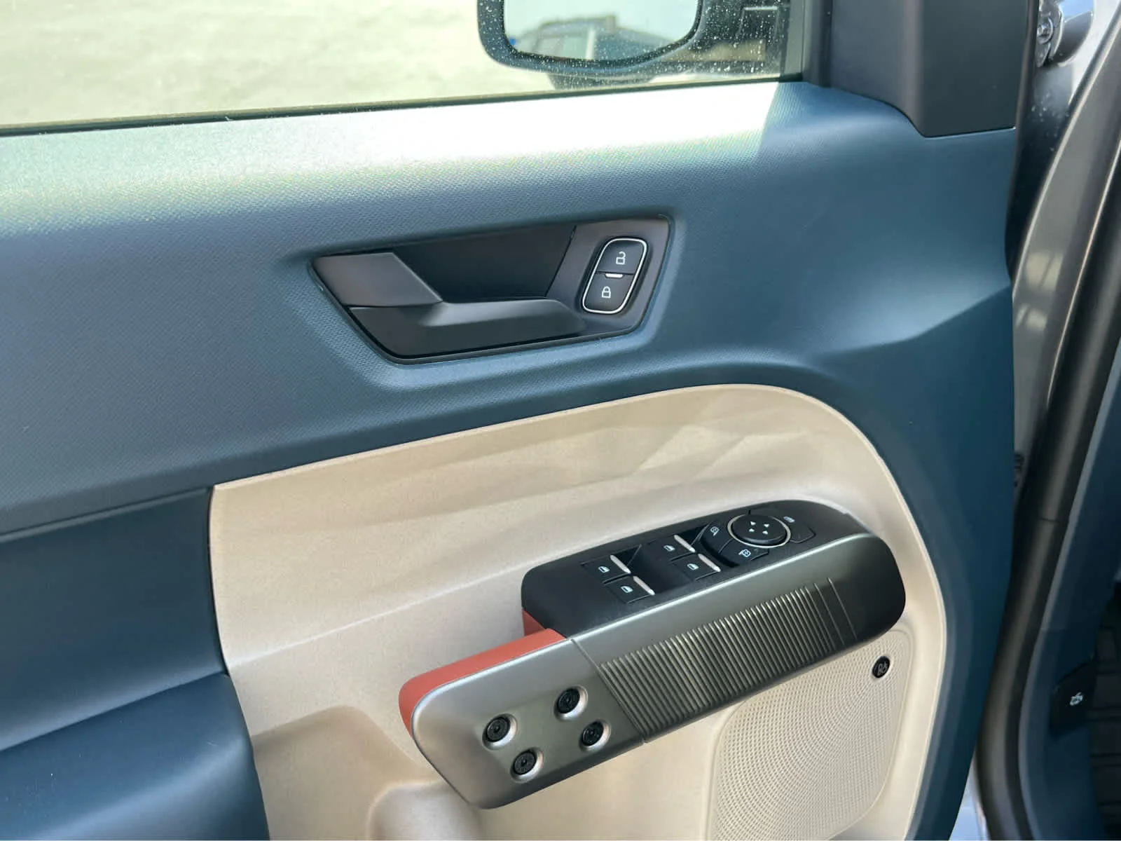 New 2026 Carbonized Gray Metallic Ford Lariat® image 31