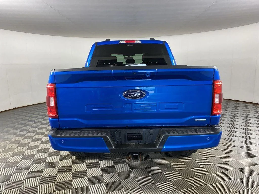 Used 2021 Blue Metallic Ford XLT image 6