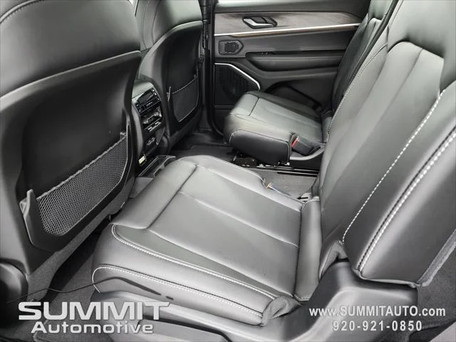 New 2025 Baltic Gray Metallic Clear-Coat Exterior Paint Jeep Limited image 50