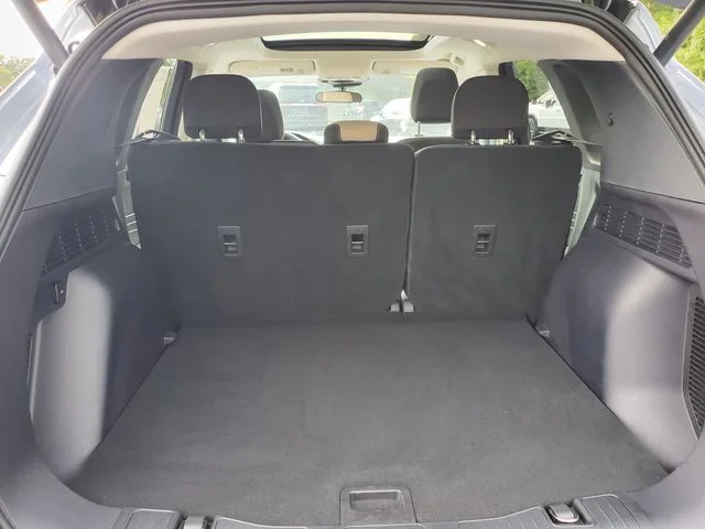 Used 2022 Blue Ford SE image 7