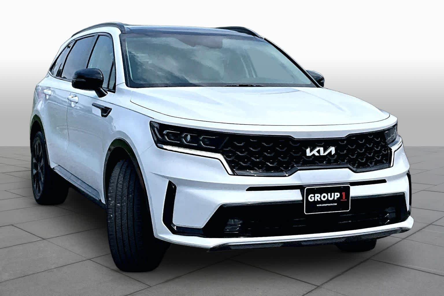 Used 2023 Glacial White Pearl Kia SX image 3