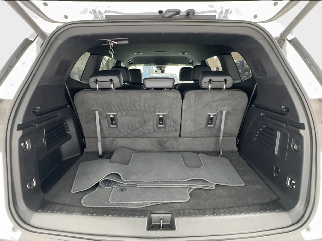 Used 2026 White GMC Elevation image 18