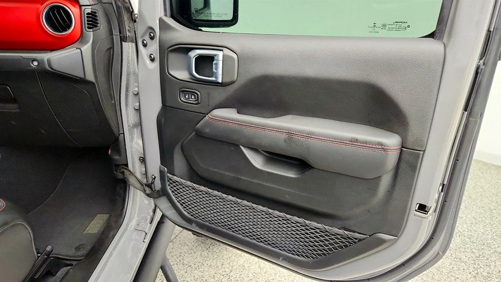 Used 2021 Sting-Gray Clearcoat Jeep Rubicon 4x4 w/ 8-Speed Auto & Freedom Top Hardtop image 25