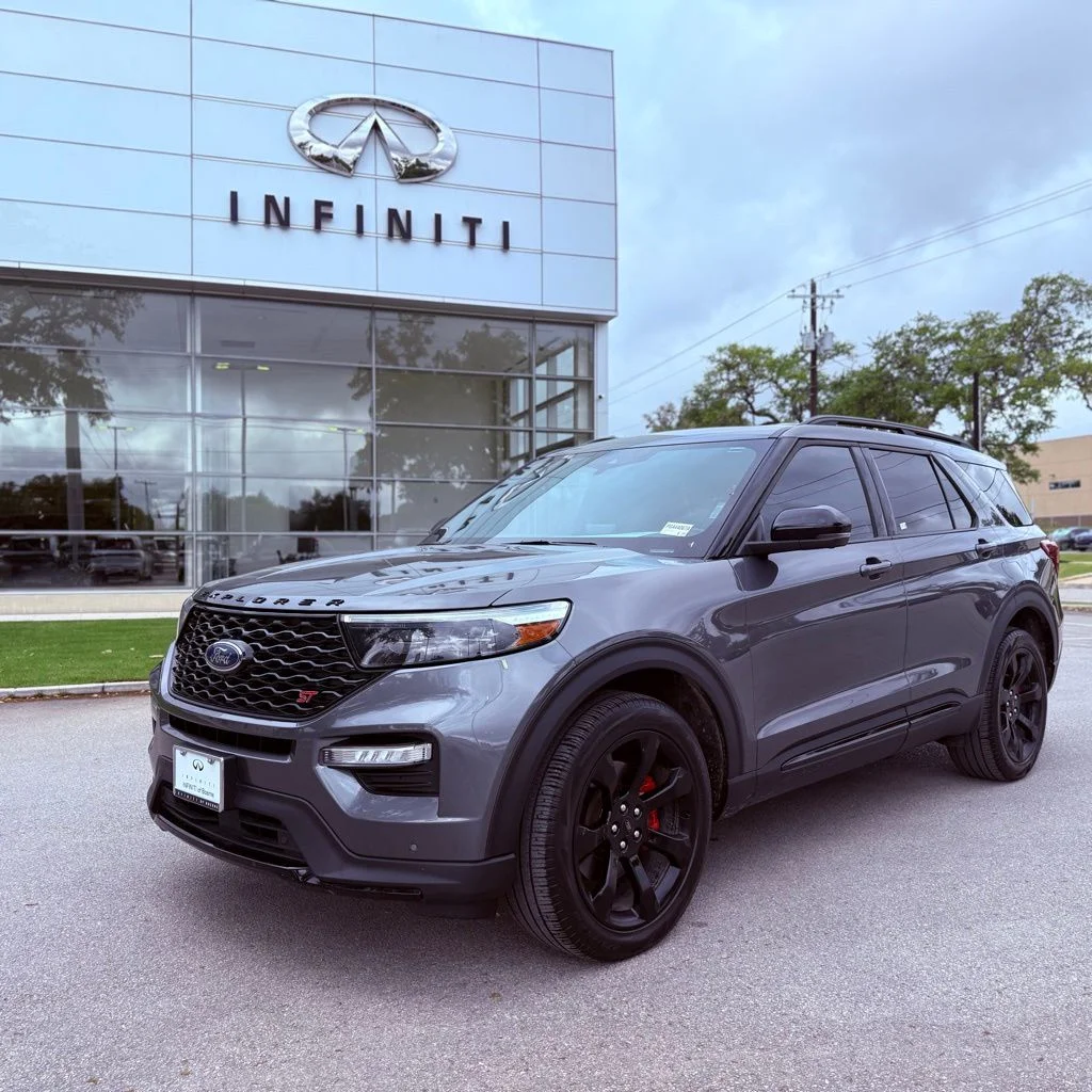 2023 Ford Explorer ST 4WD's photo