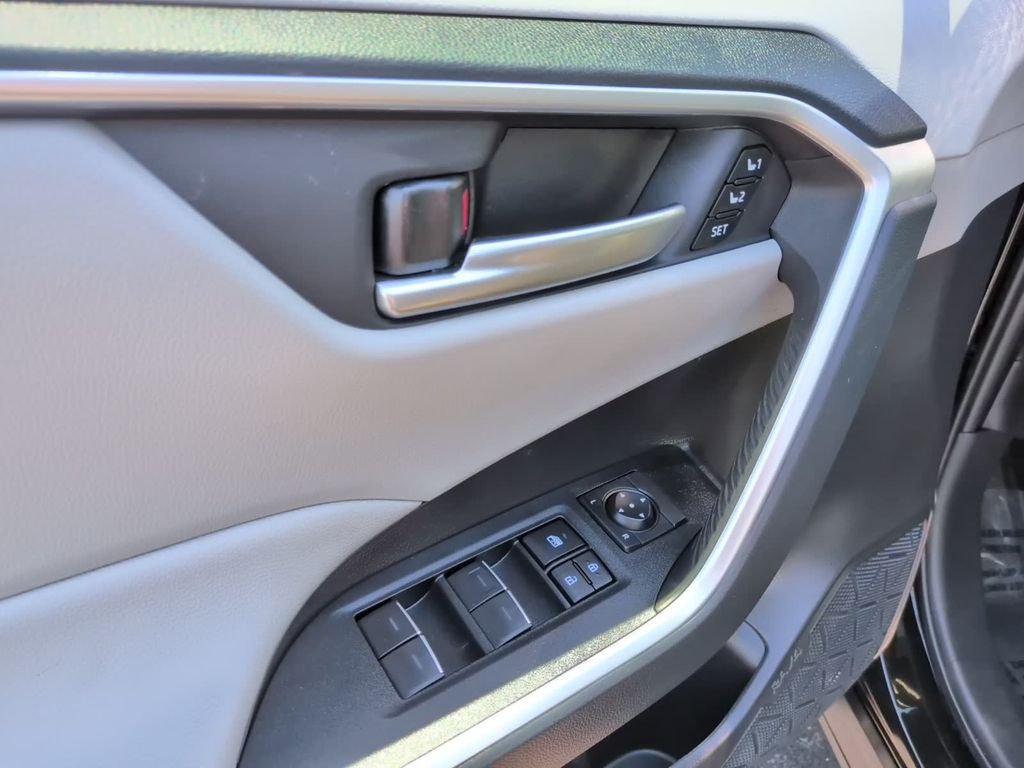Used 2025 Black Toyota XLE Premium image 15