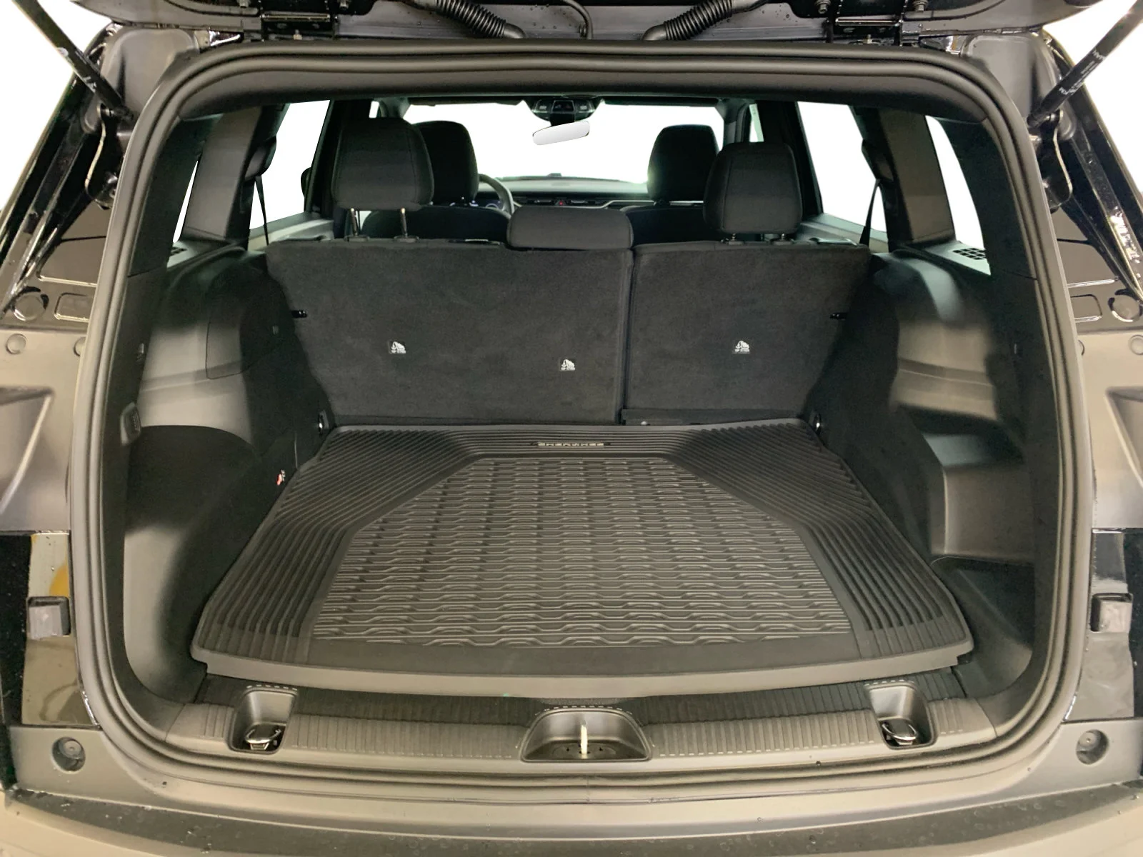 New 2026 Diamond Black Crystal Pearl Jeep Laredo image 19