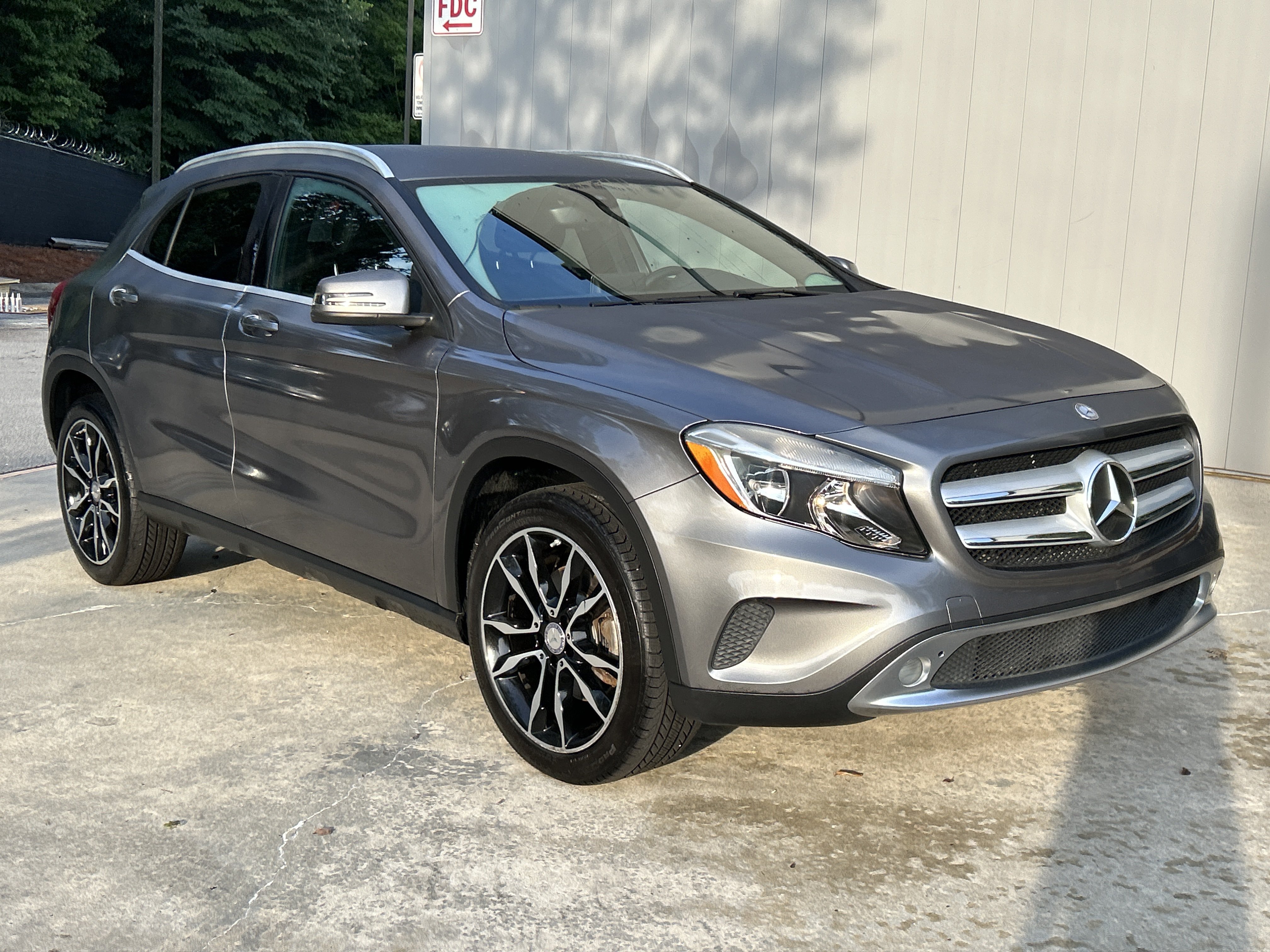 Used 2016 Mountain Gray Metallic Mercedes-Benz GLA 250 SUV image 4