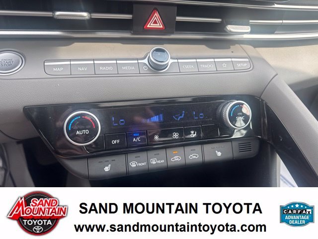 Used 2025 White Hyundai SEL Convenience image 20