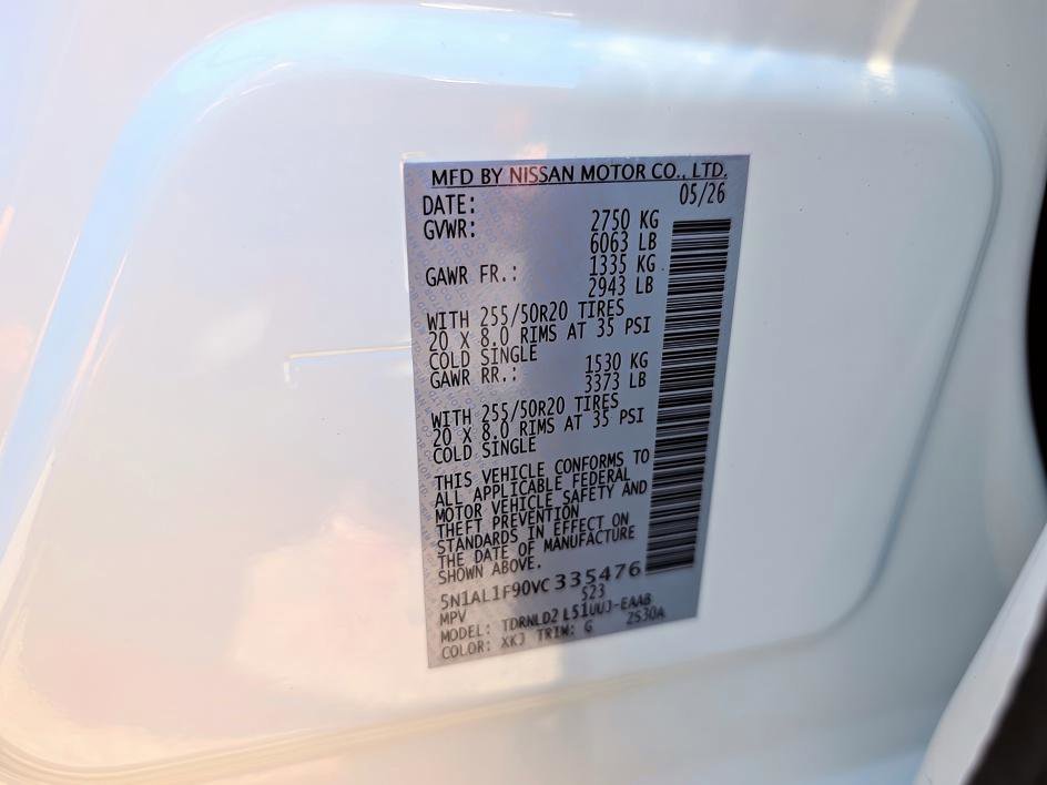 New 2027 2T RAD WHT INFINITI SPORT image 26