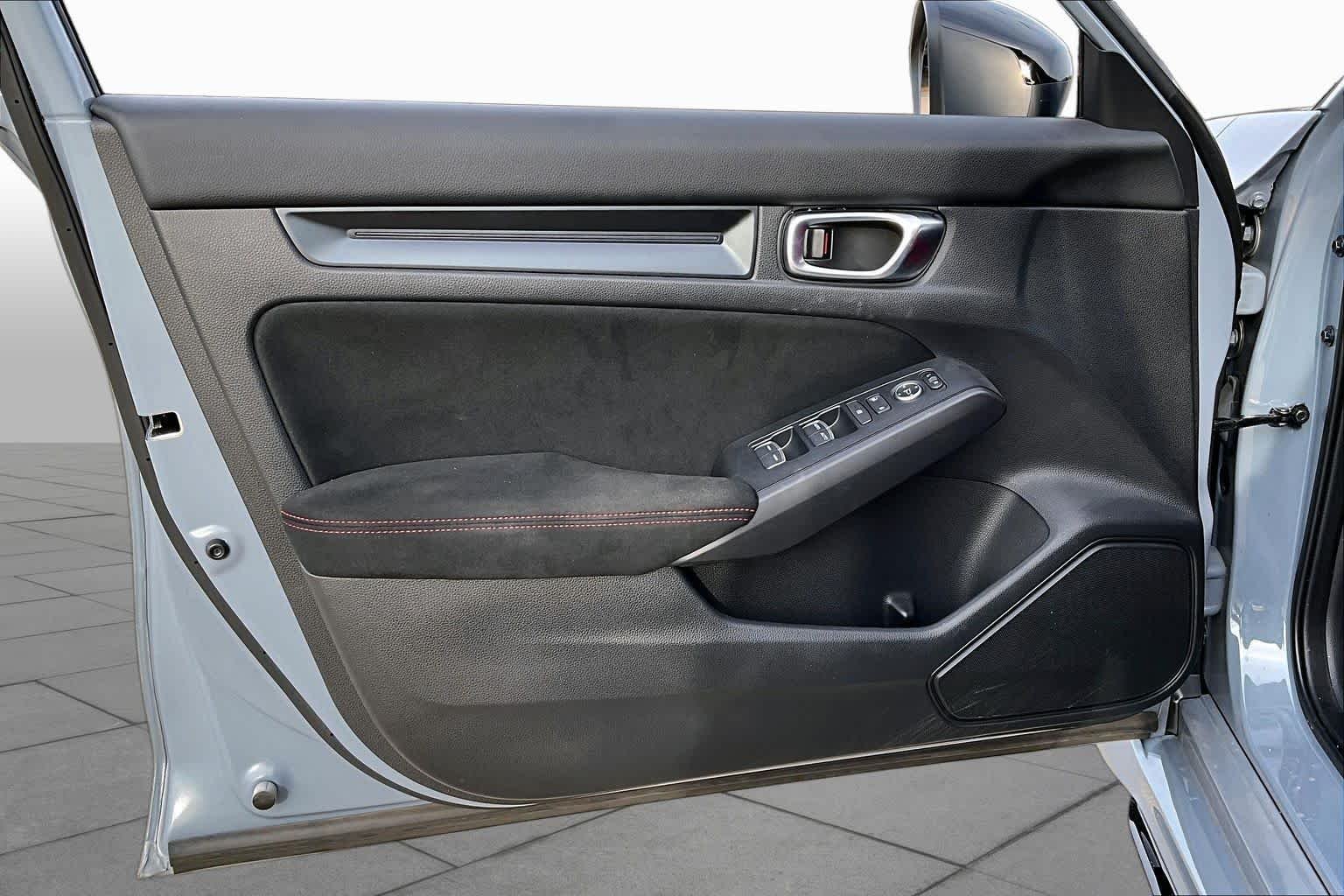 Certified Used 2025 Sonic Gray Pearl Honda Civic Type R image 20