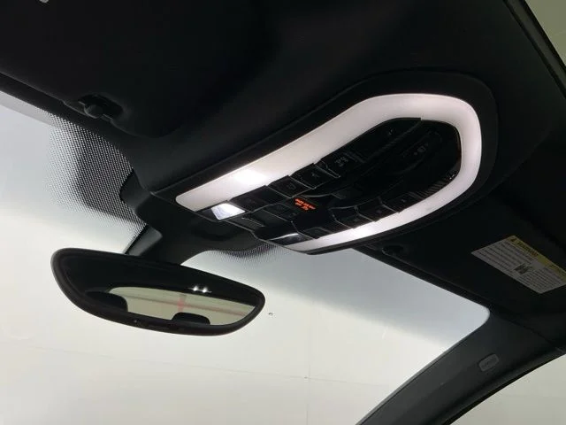 Used 2017  Porsche  image 22