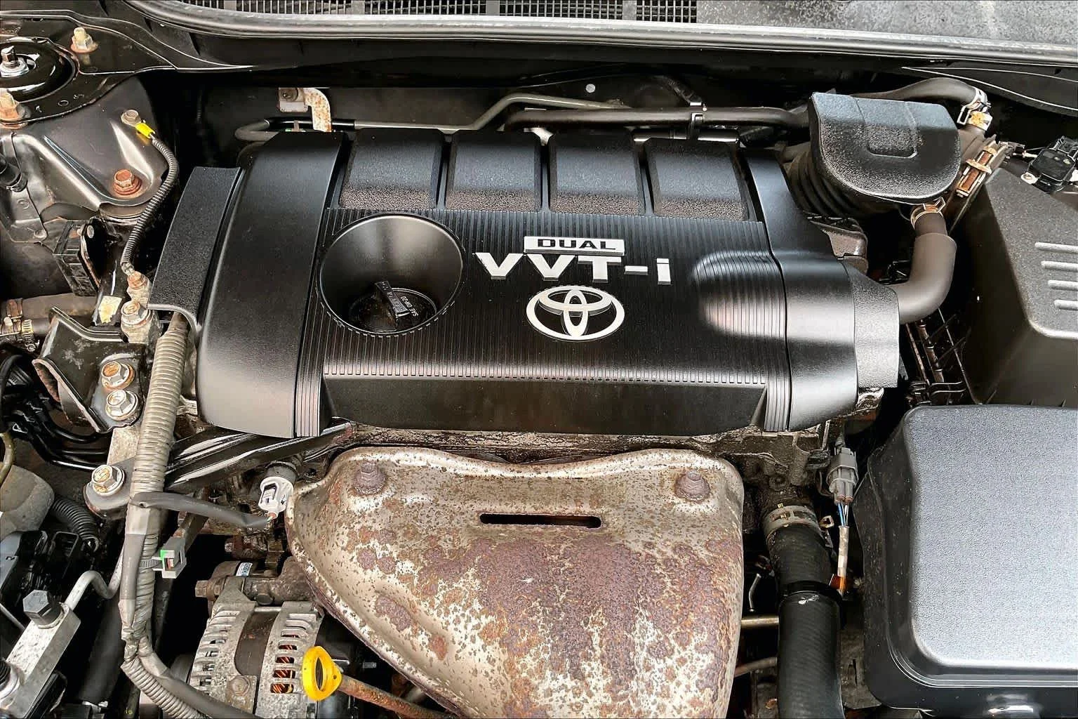 Used 2010 MAGNETIC GRAY MET. Toyota  image 31