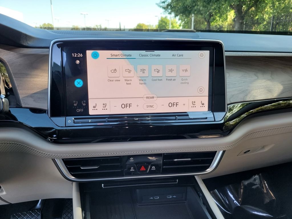 New 2026 White/off-white Volkswagen 2.0T SE w/Technology image 20