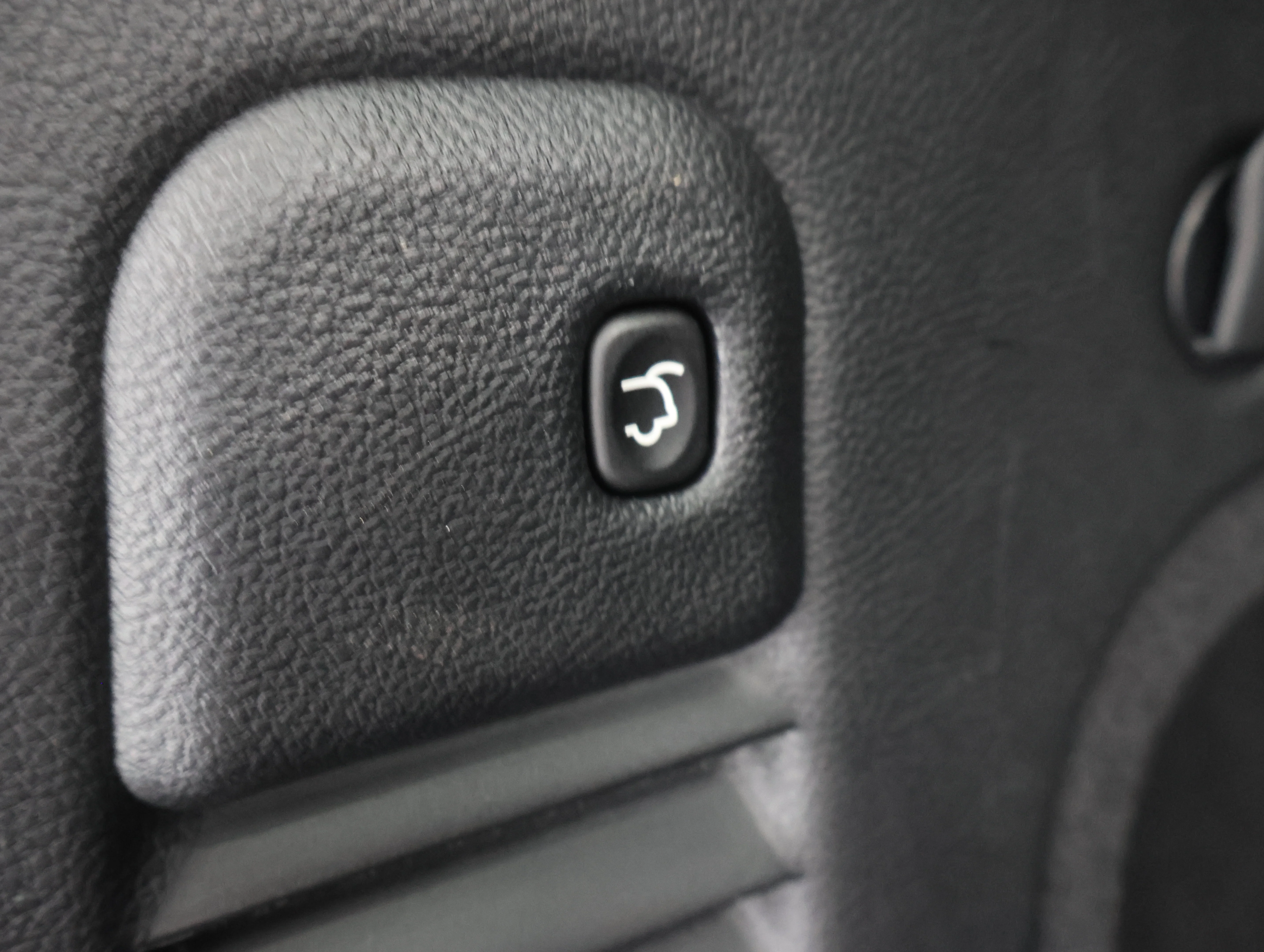 Used 2020 Sting-Gray Clearcoat Jeep Altitude image 30
