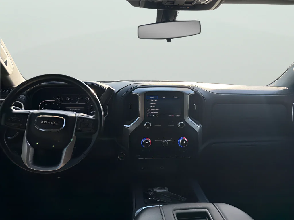 Used 2021 SUMMIT WHITE GMC Elevation image 26