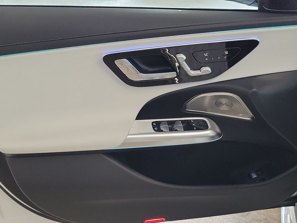 New 2027 MANUFAKTUR Moonlight White Magno Mercedes-Benz AMG® E 53 E 4MATIC+ Sedan image 17