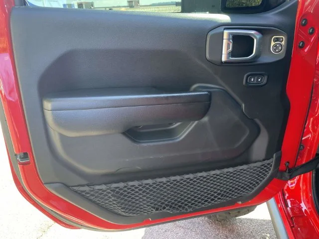 Used 2021 Red Jeep Sport image 18