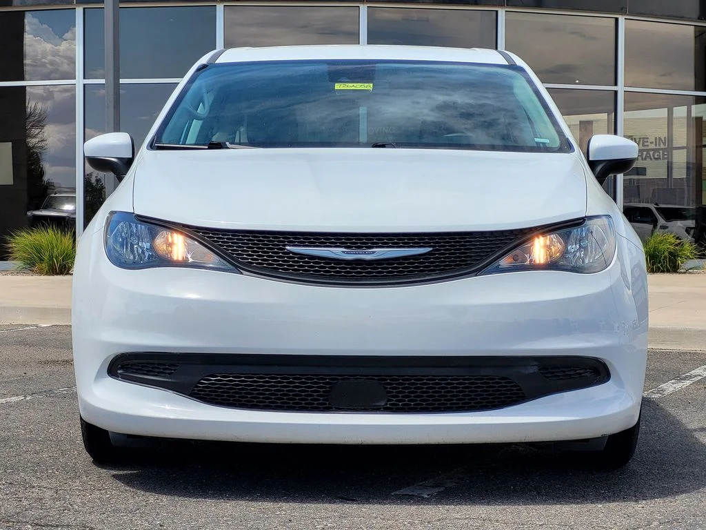 Used 2023 White Chrysler LX image 3