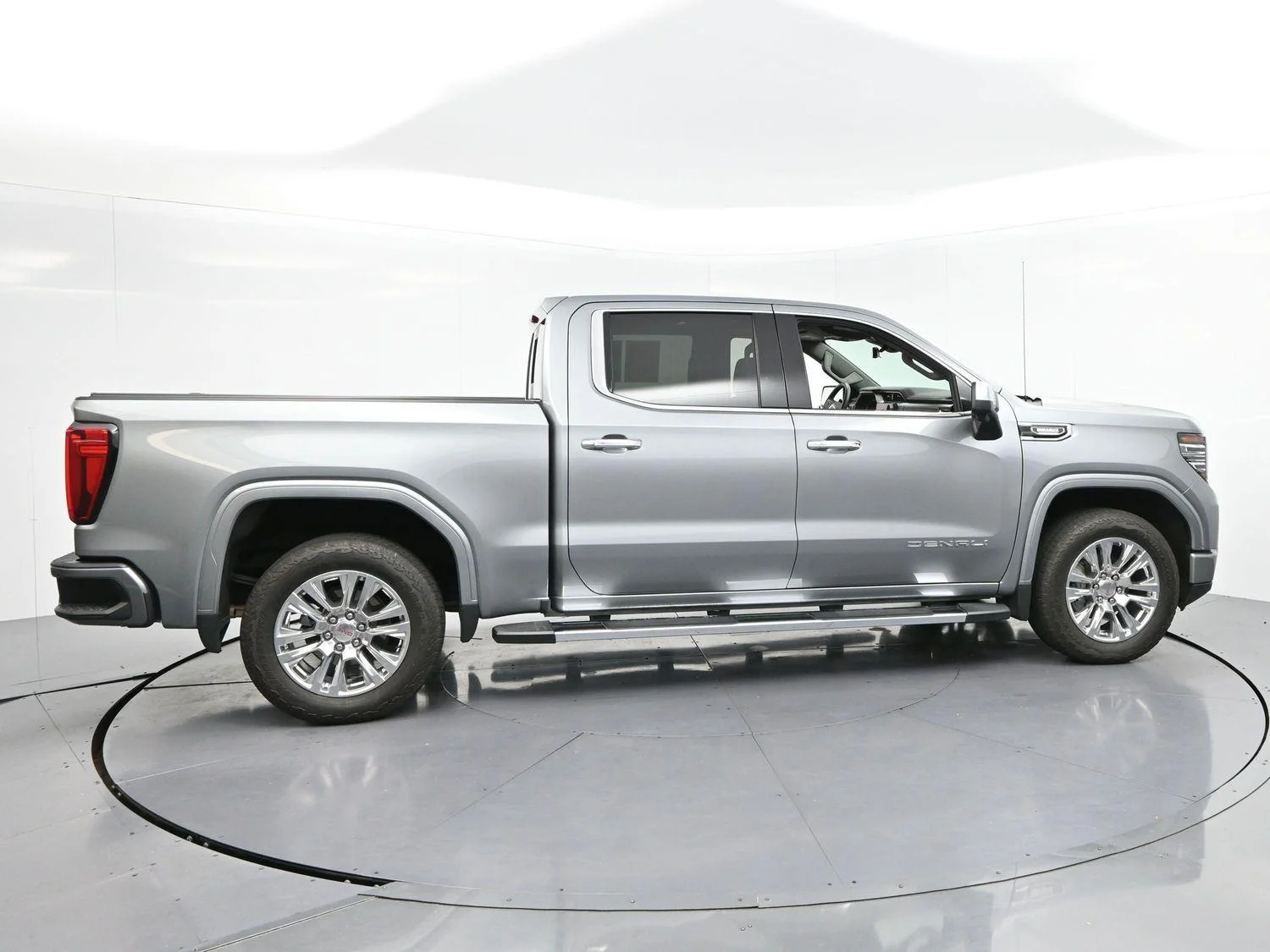 Used 2024 Sterling Metallic GMC Denali image 8