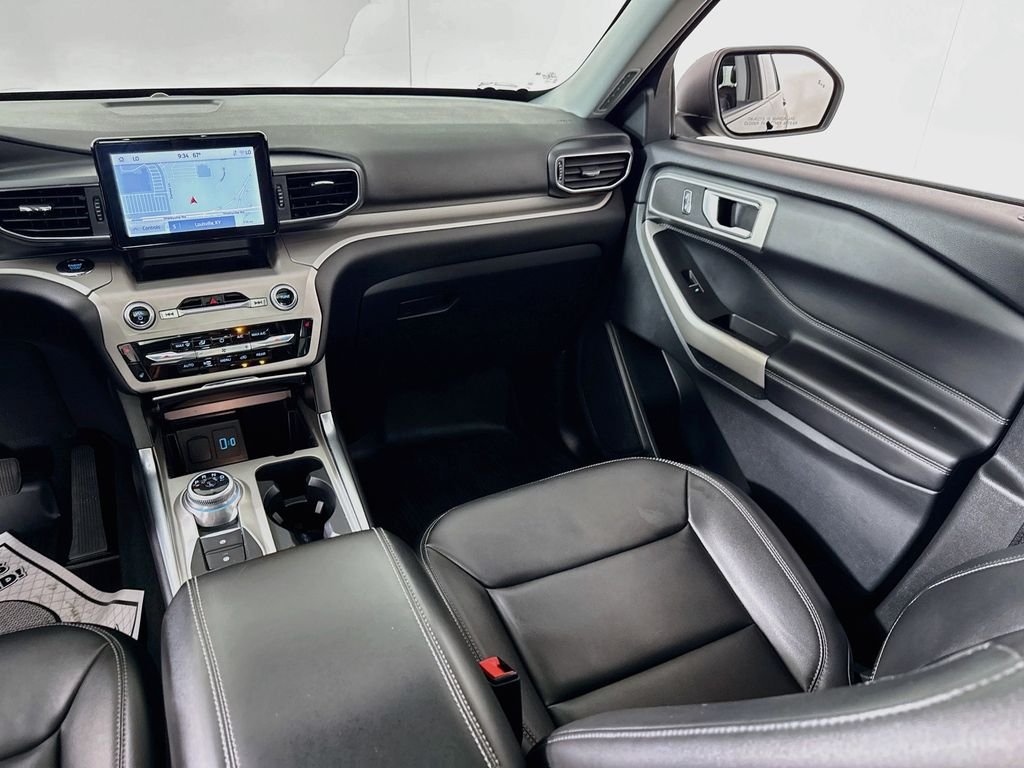 Used 2023 Agate Black Metallic Ford XLT image 24