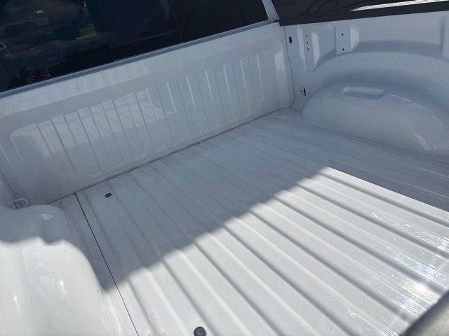 New 2026 Bright White Clear-Coat Exterior Paint RAM BIG HORN image 19