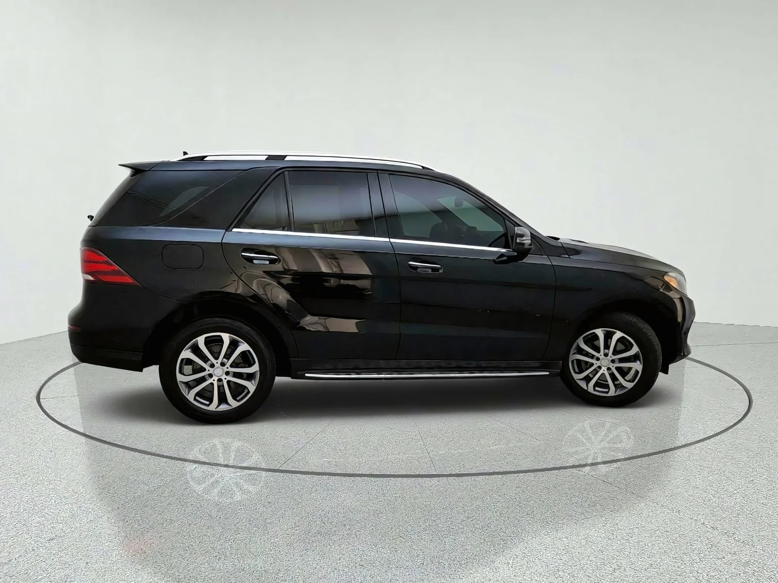 Used 2017 Black Mercedes-Benz GLE 350 image 7