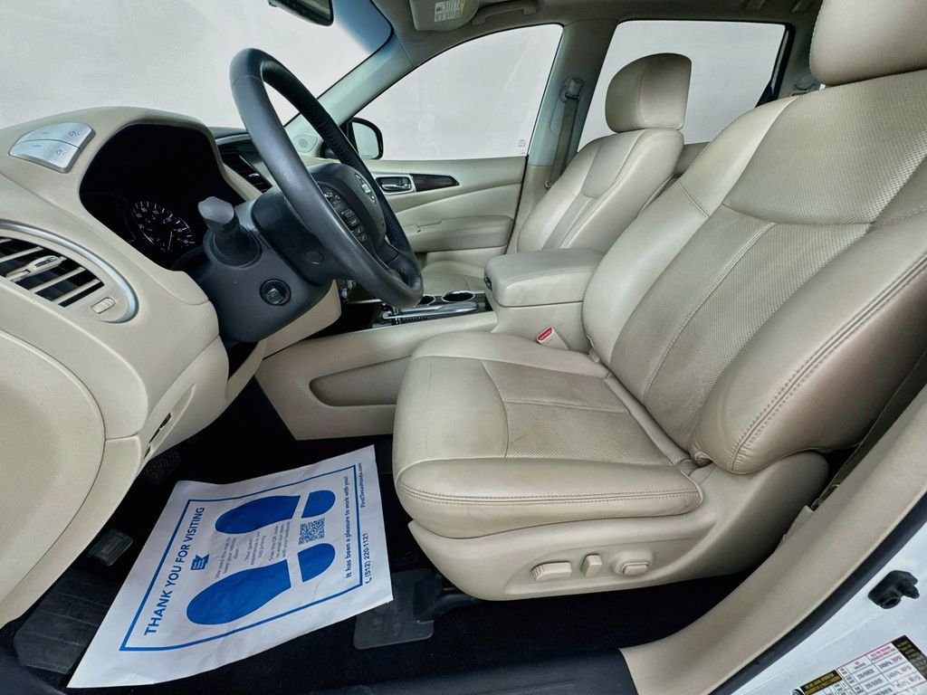 Used 2016 Pearl White Nissan Platinum image 27
