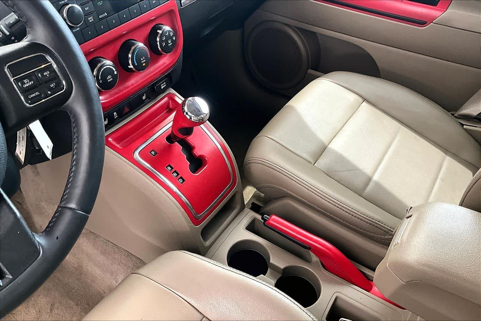 Used 2015 Granite Crystal Metallic Clearcoat Jeep High Altitude Edition image 17