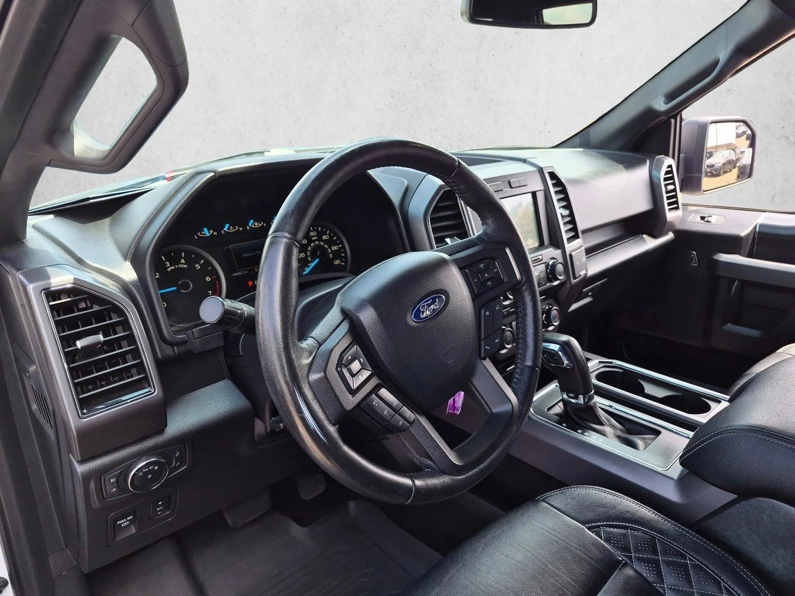 Used 2018 Oxford White Ford XLT image 15