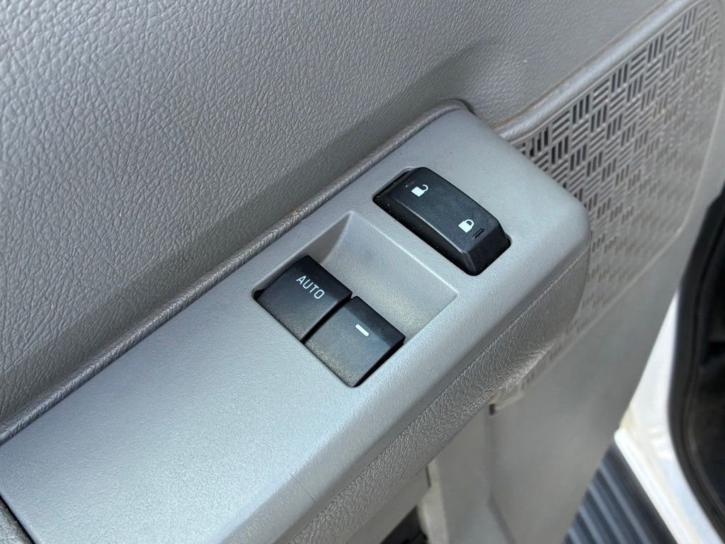 Used 2014 Oxford White Ford XLT image 22