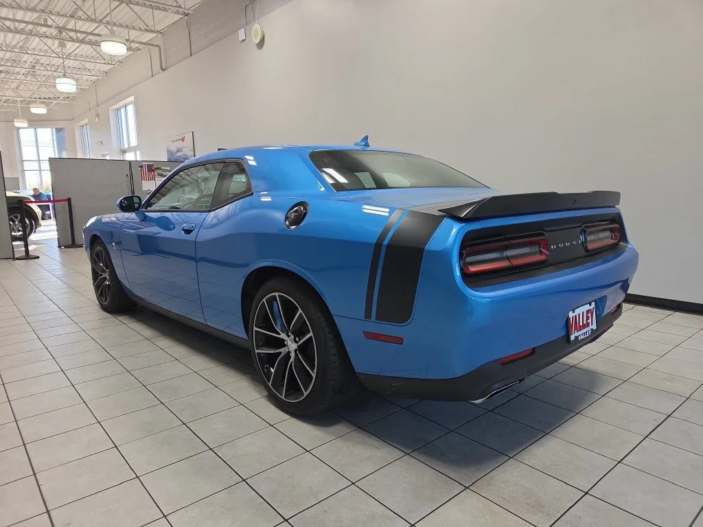 Used 2015 Blue Dodge R/T Scat Pack image 6