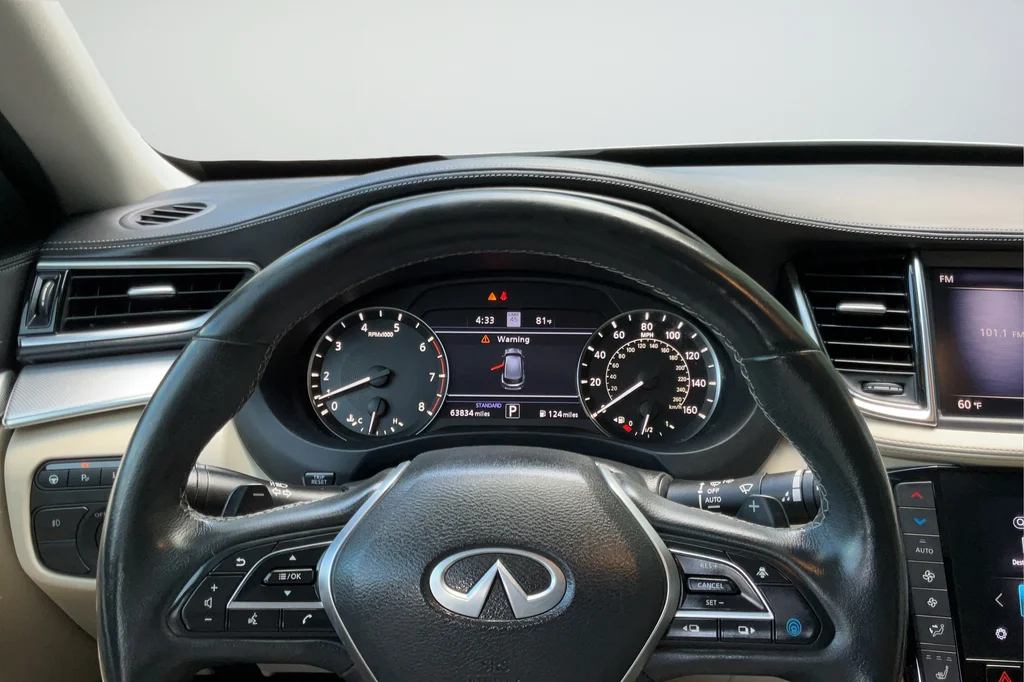 Used 2021 White INFINITI Sensory image 14
