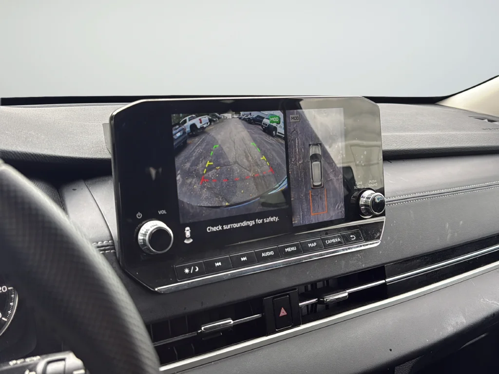 Used 2024 Blue Mitsubishi SE image 15