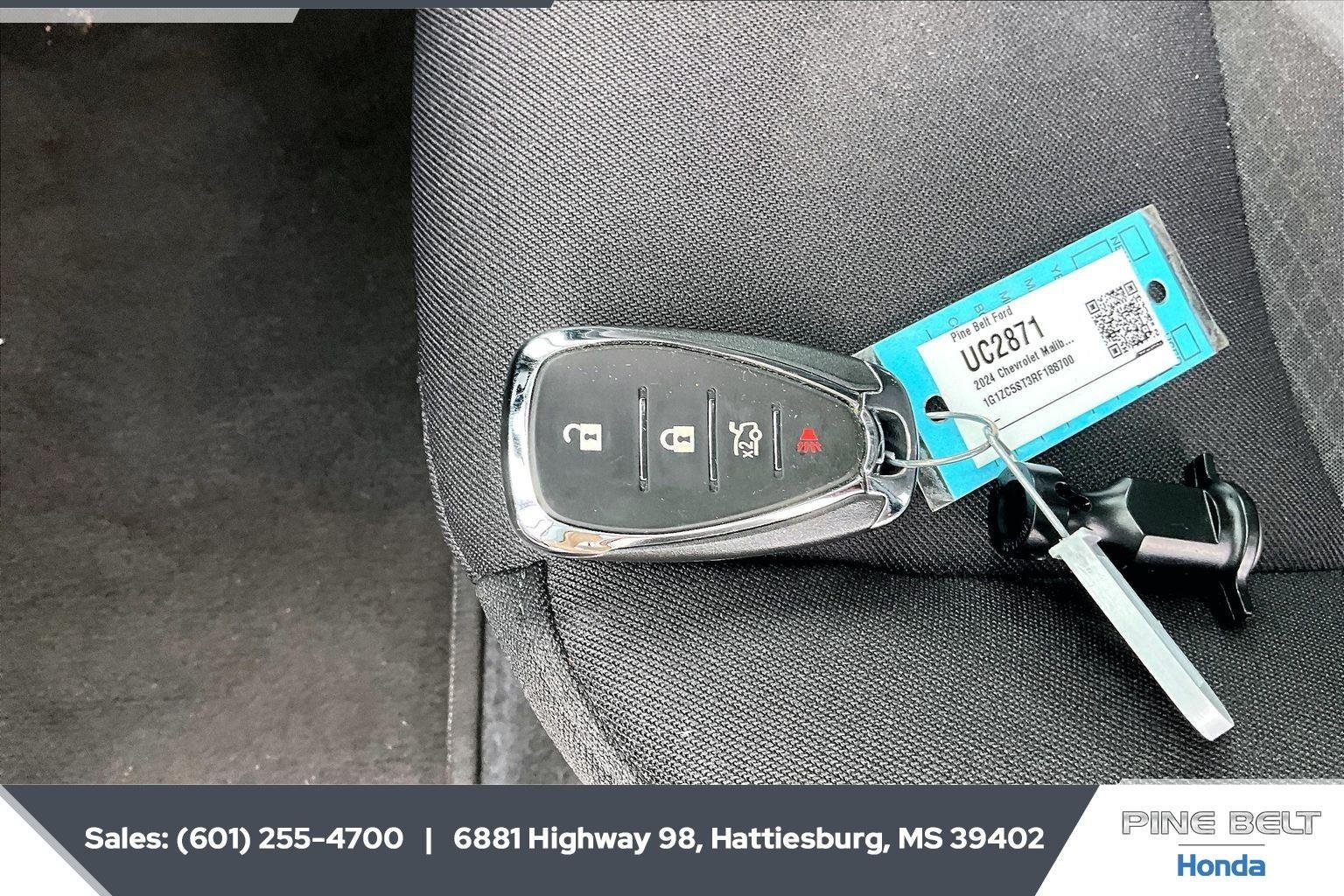 Used 2024 Summit White Chevrolet LS image 9