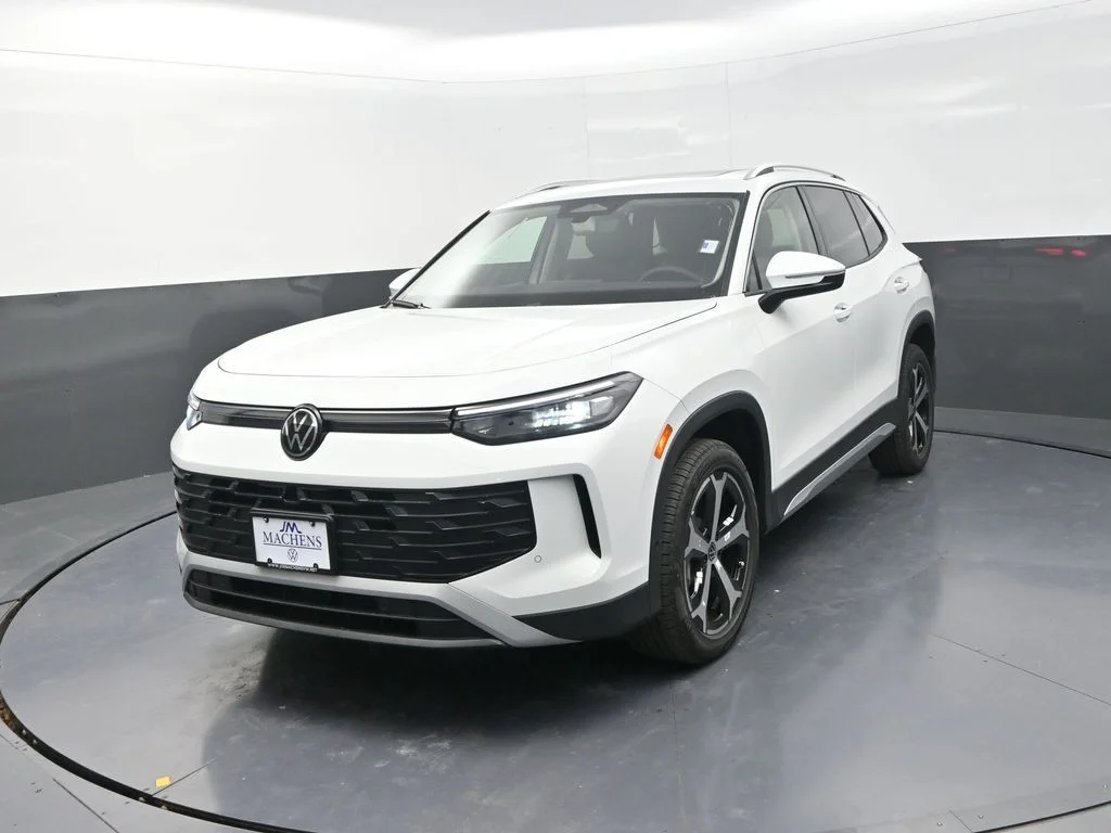 2026 Volkswagen Tiguan SE - Photo 4