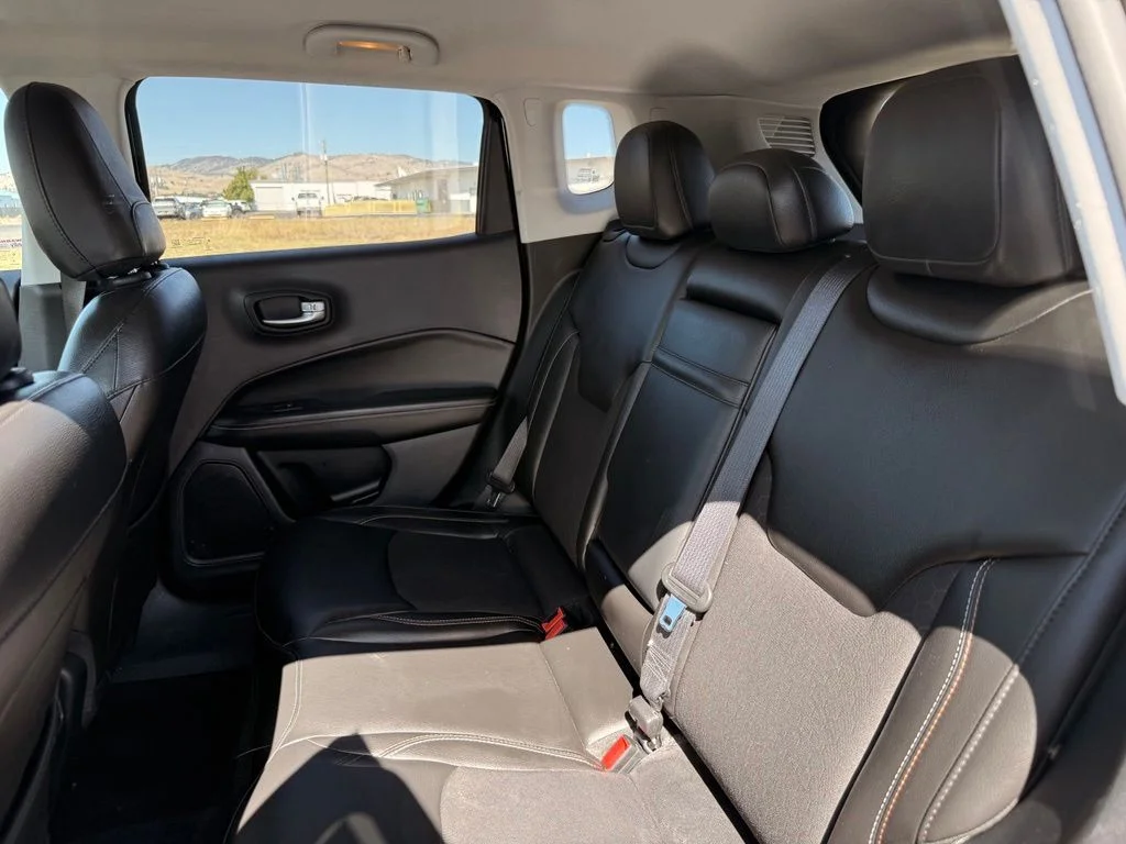Used 2018 Diamond Black Jeep Latitude image 17
