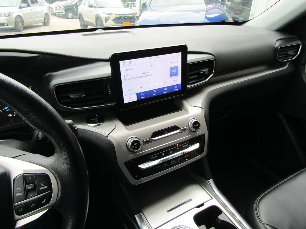 Used 2023 Red Metallic Ford XLT image 28