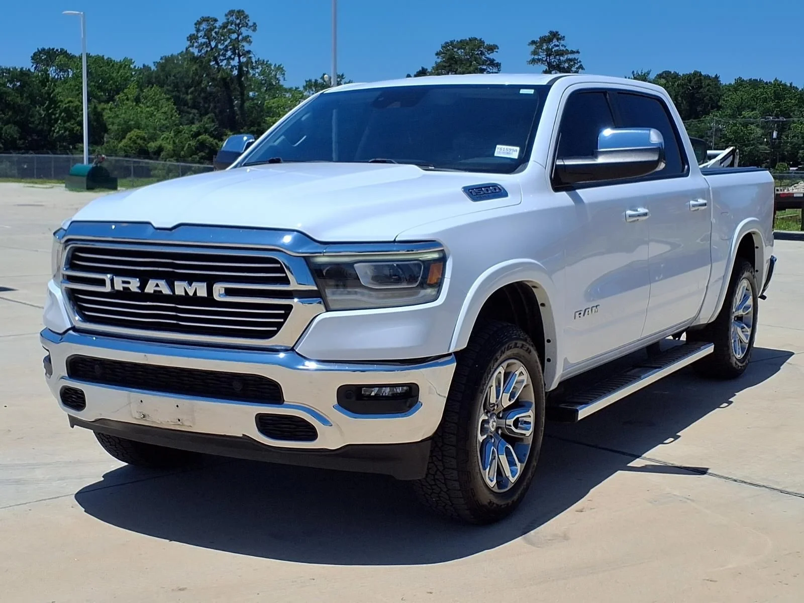 Used 2022 White Ram Laramie image 3